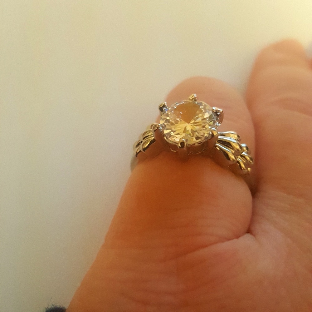 Silver Round Solitaire Promise Ring 7.5 - Picture 8 of 8